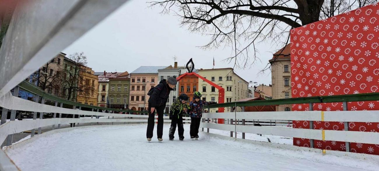 1. C – Bruslení na náměstí