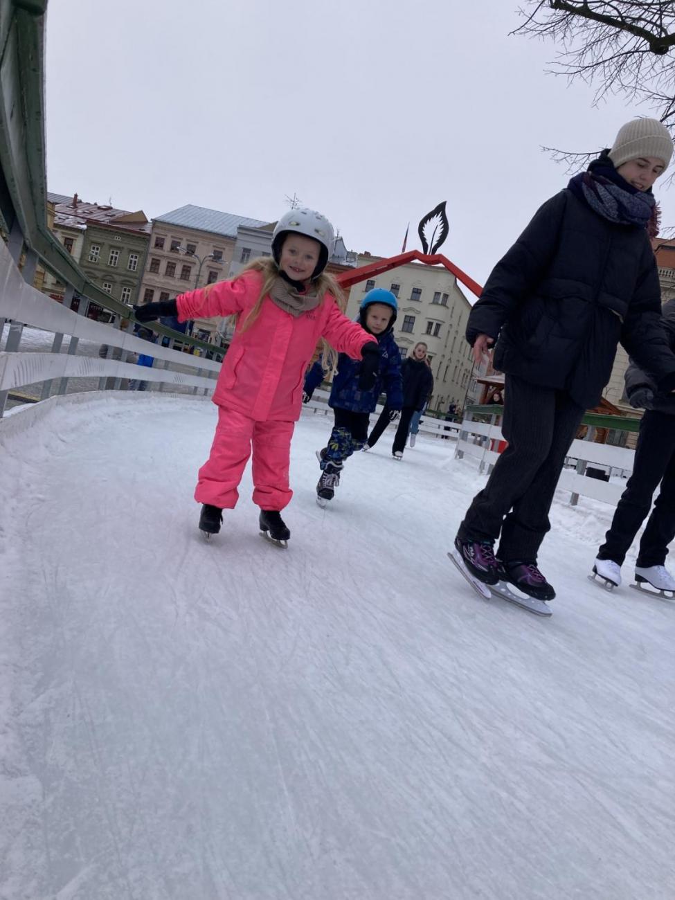 1. C – Bruslení na náměstí