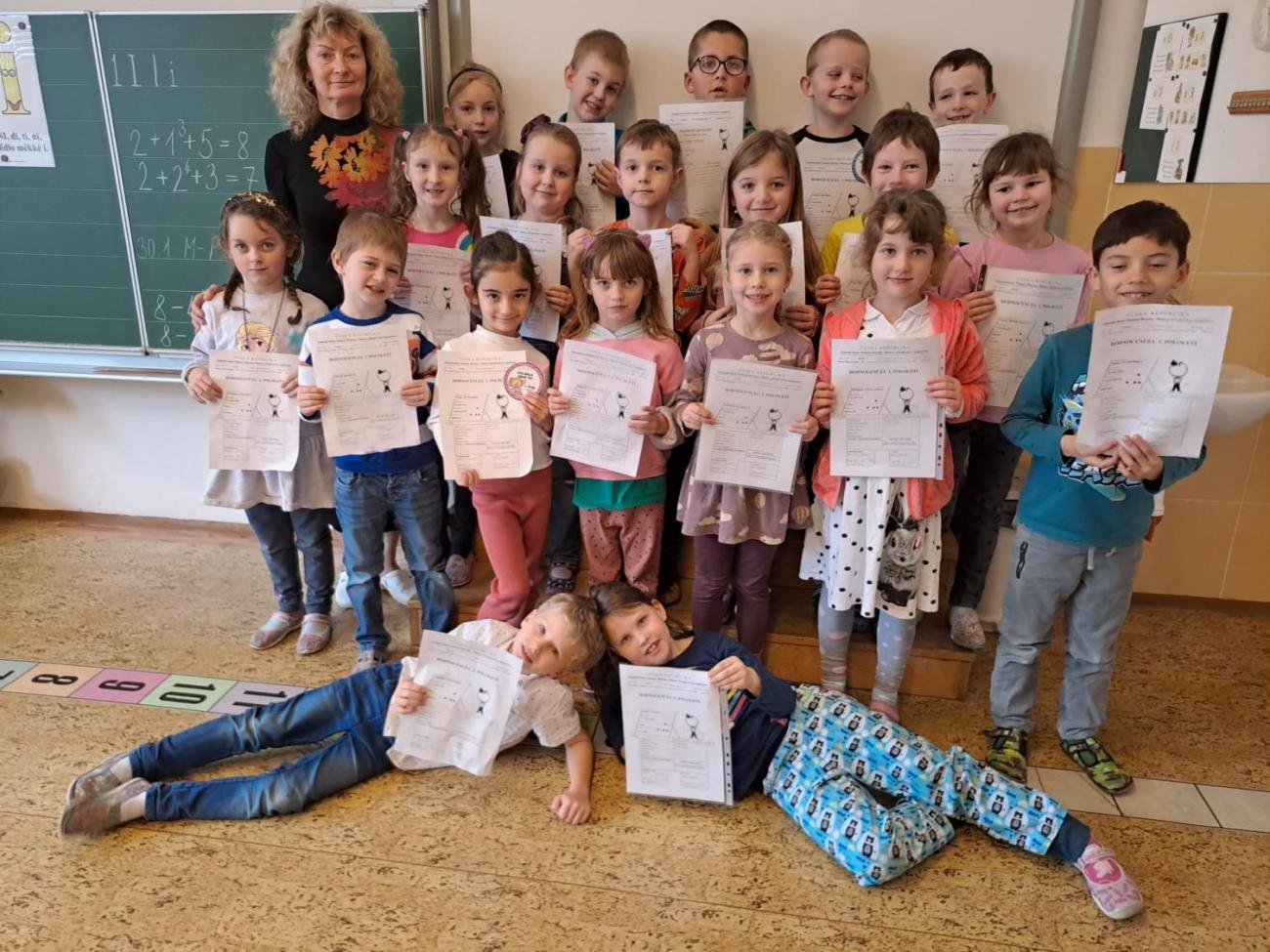 Pololetní vysvědčení prvňáčků - 1. A, B, C