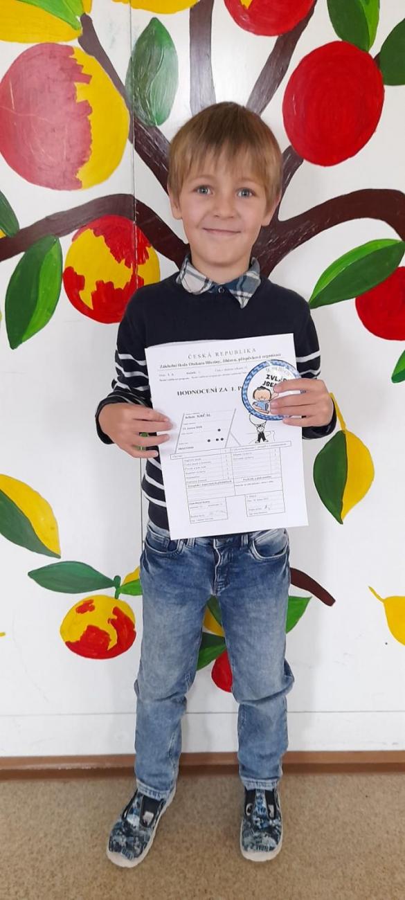 Pololetní vysvědčení prvňáčků - 1. A, B, C