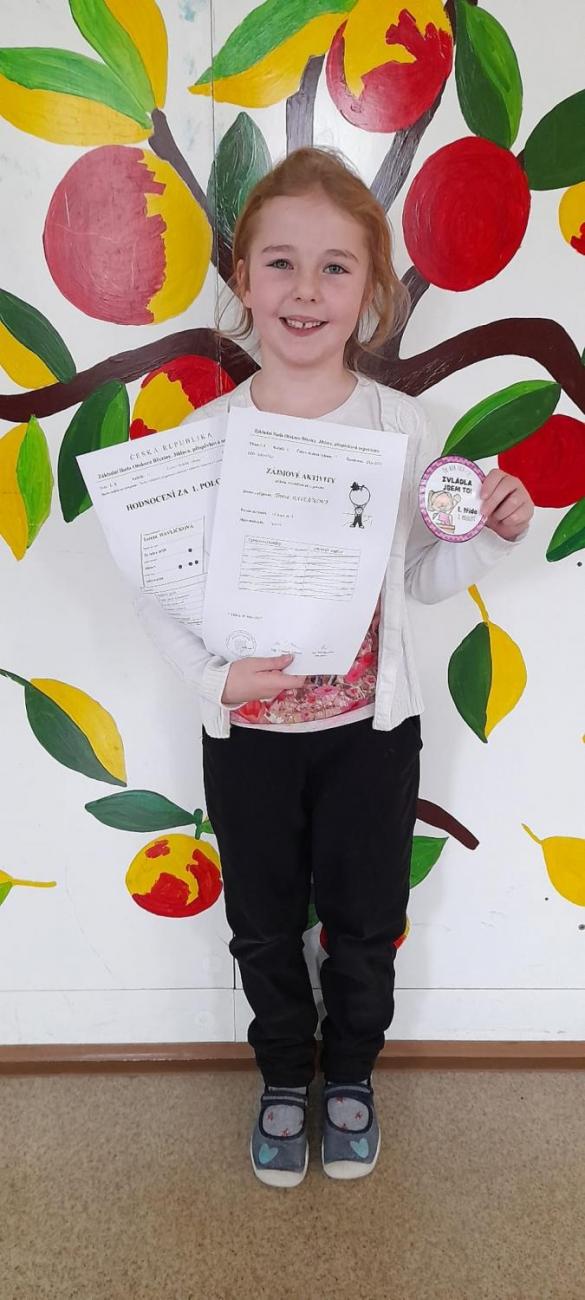 Pololetní vysvědčení prvňáčků - 1. A, B, C