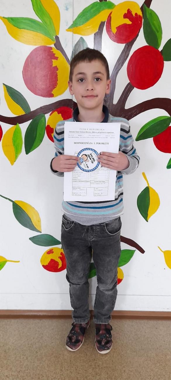 Pololetní vysvědčení prvňáčků - 1. A, B, C