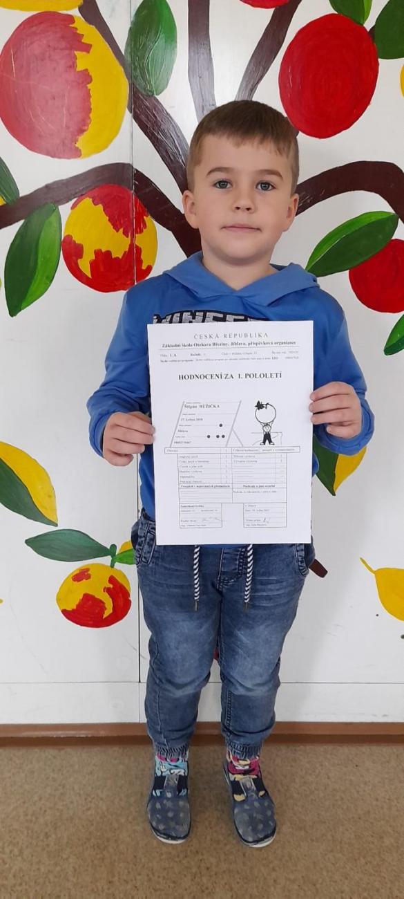 Pololetní vysvědčení prvňáčků - 1. A, B, C