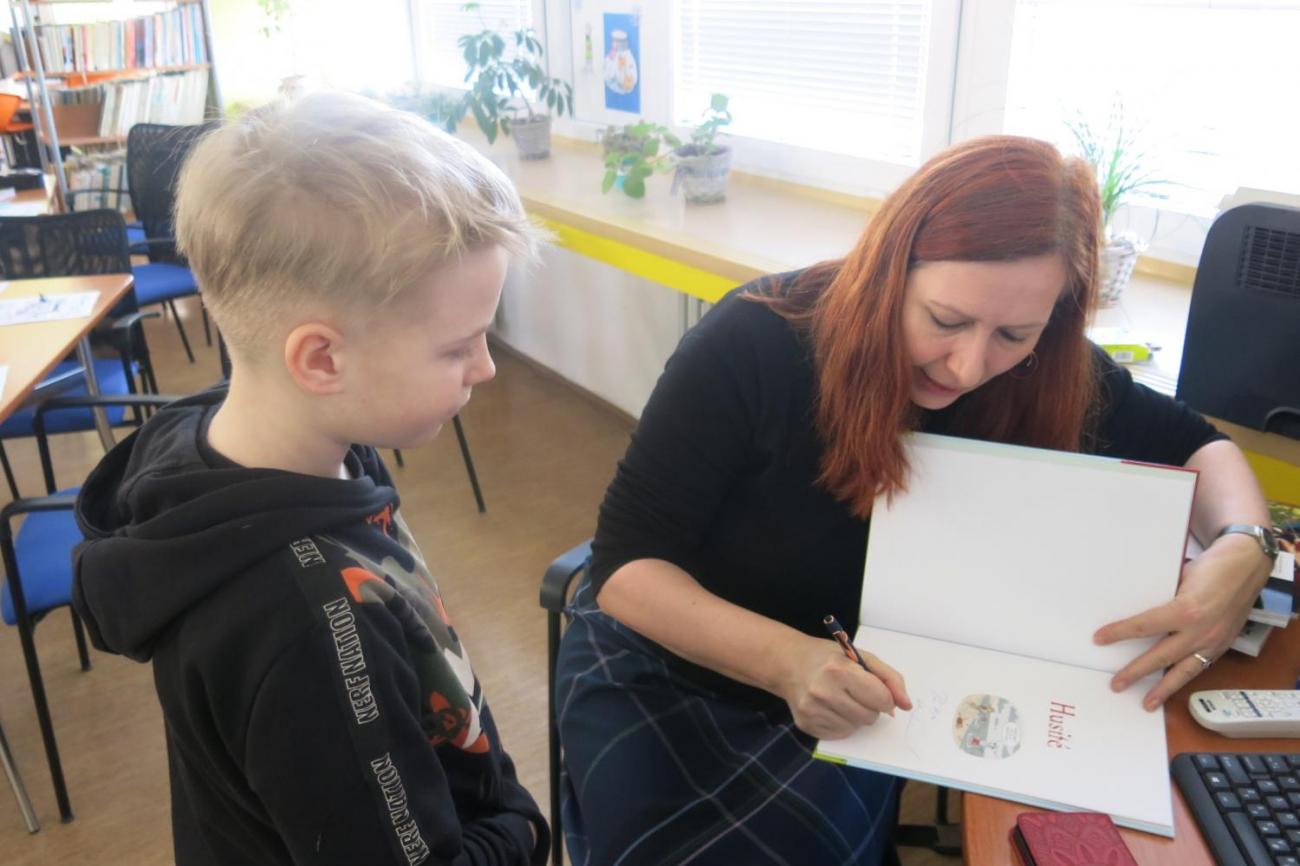 Beseda se spisovatelkou Klárou Smolíkovou – Mluvíme v bublinách