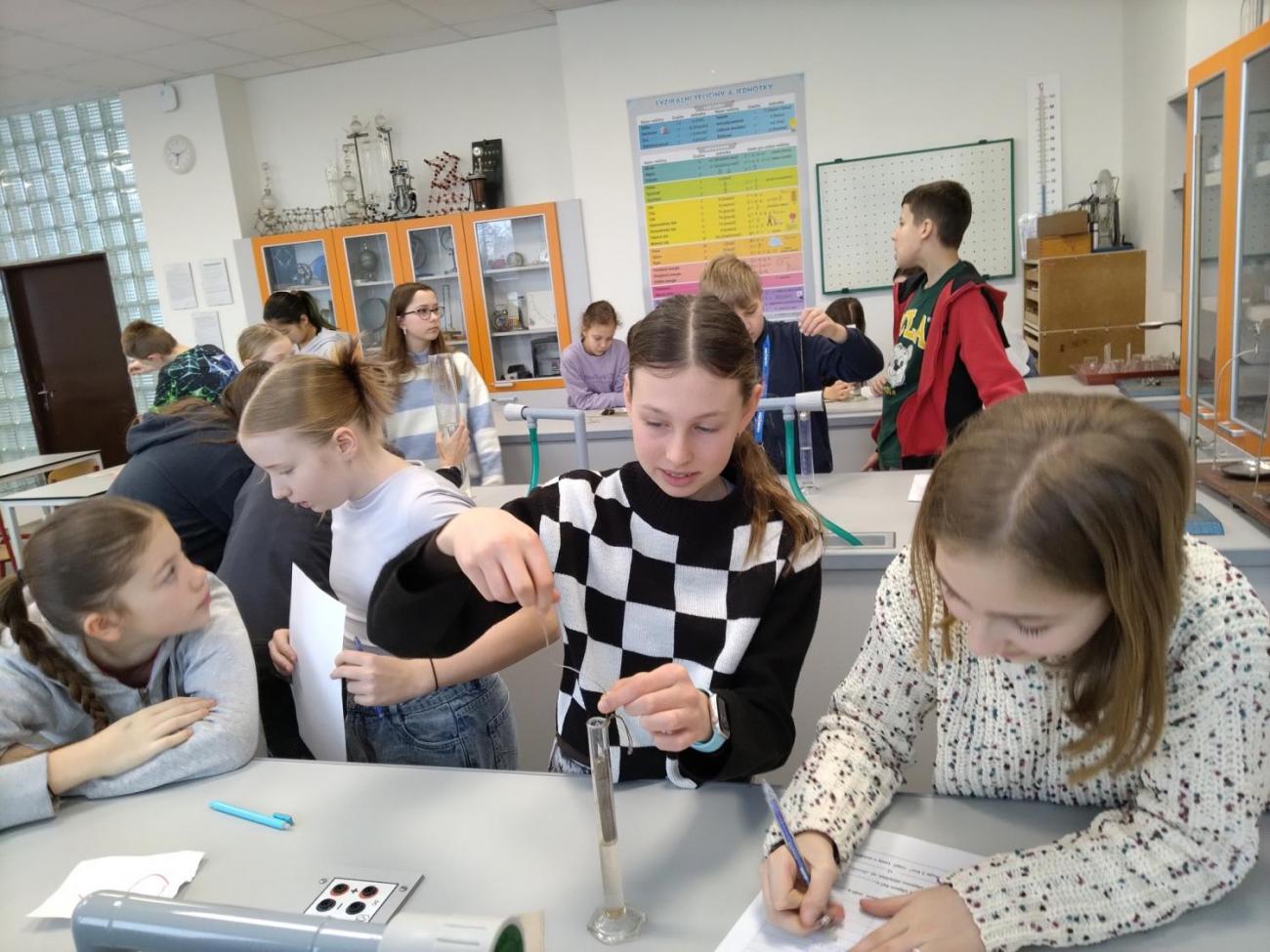 Fyzika 6. ročník - praktická měření objemu