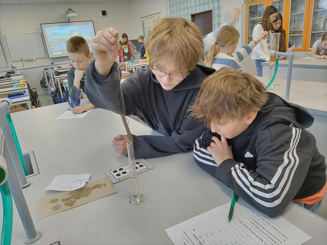 Fyzika 6. ročník - praktická měření objemu