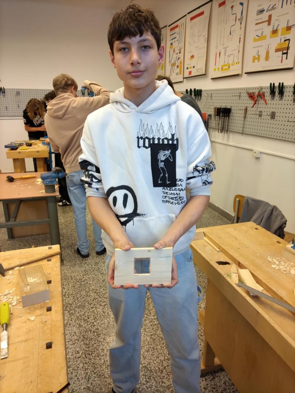 Práce s dřevem – dlabání, 9. roč.