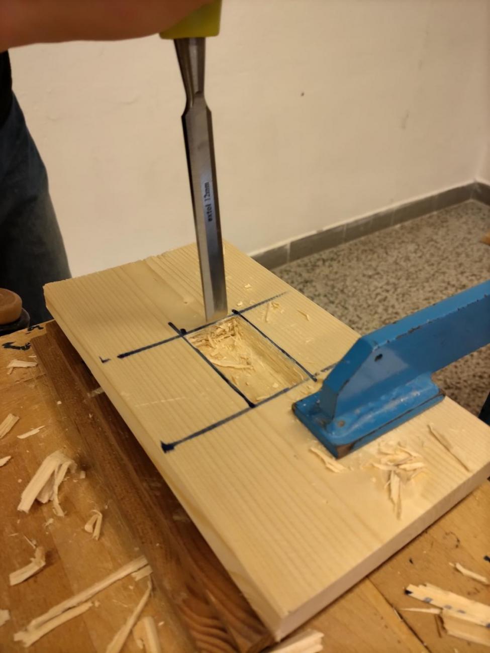 Práce s dřevem – dlabání, 9. roč.