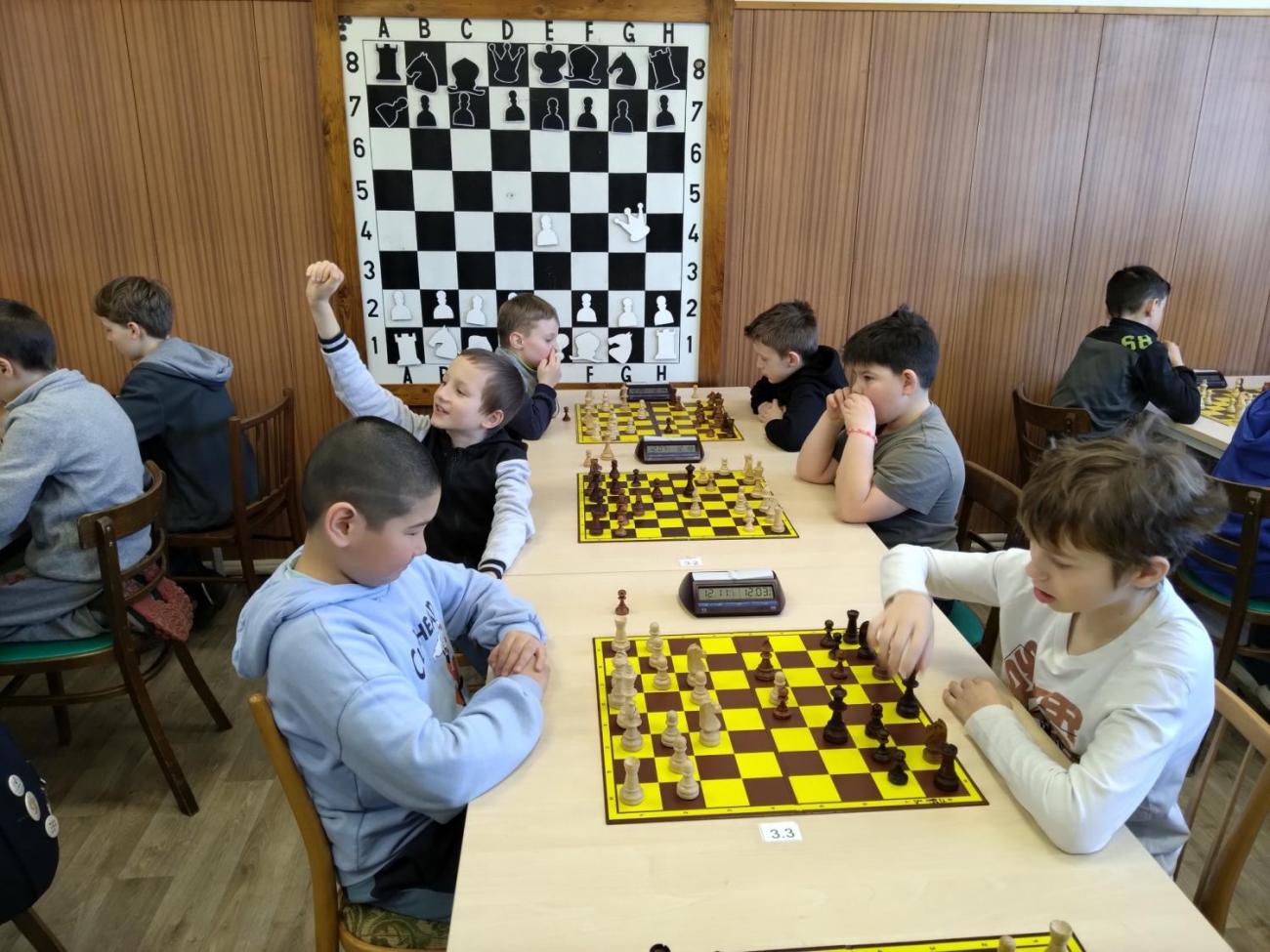 Šachy – krajské kolo, 2. místo