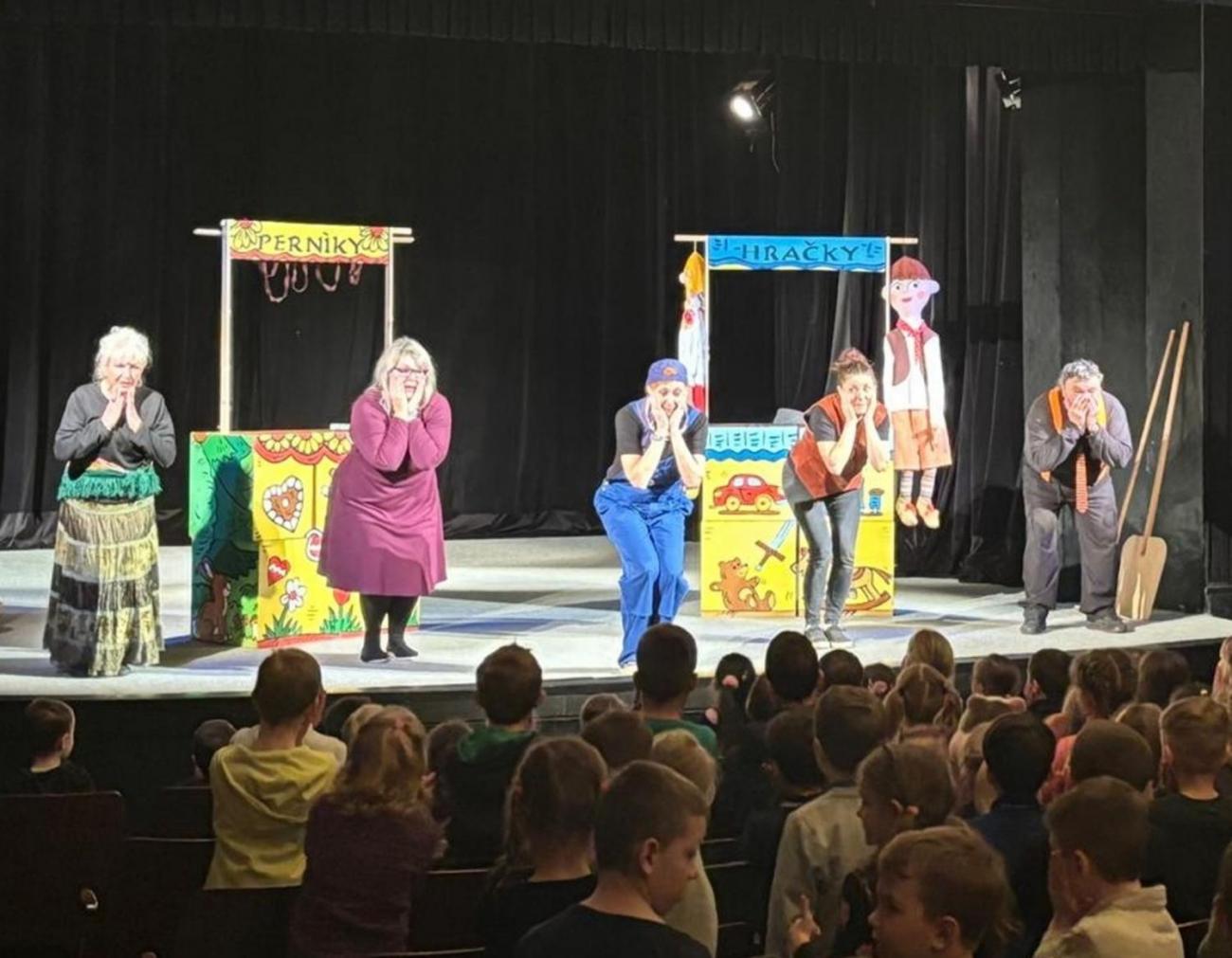 Prvňáčci v Divadle Na Kopečku