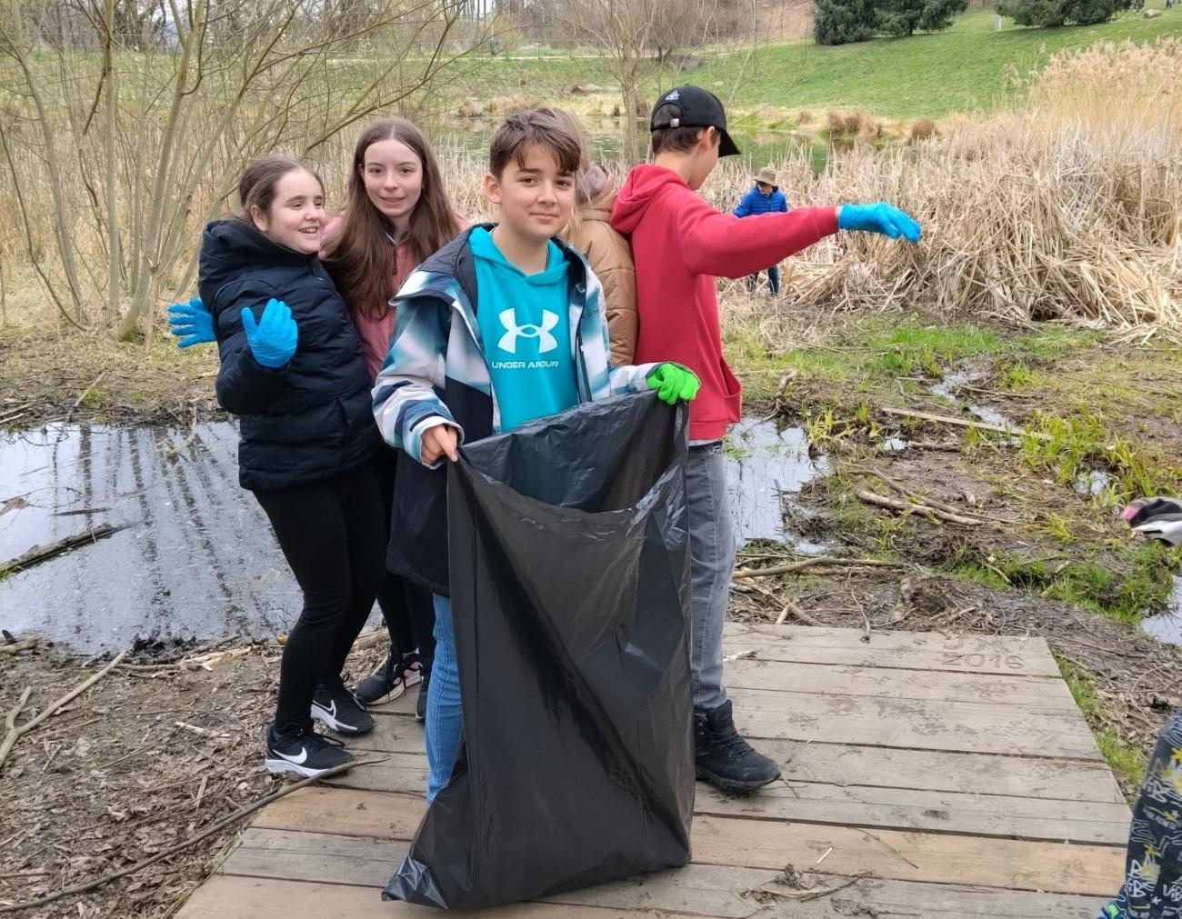 Žáci naší školy opět pomáhali přírodě v rámci akce Čistá Vysočina