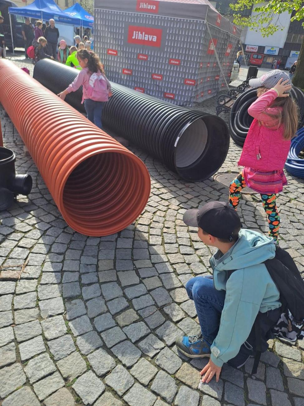 Den Země  1.B a 1.C