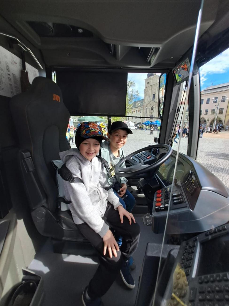 Den Země  1.B a 1.C