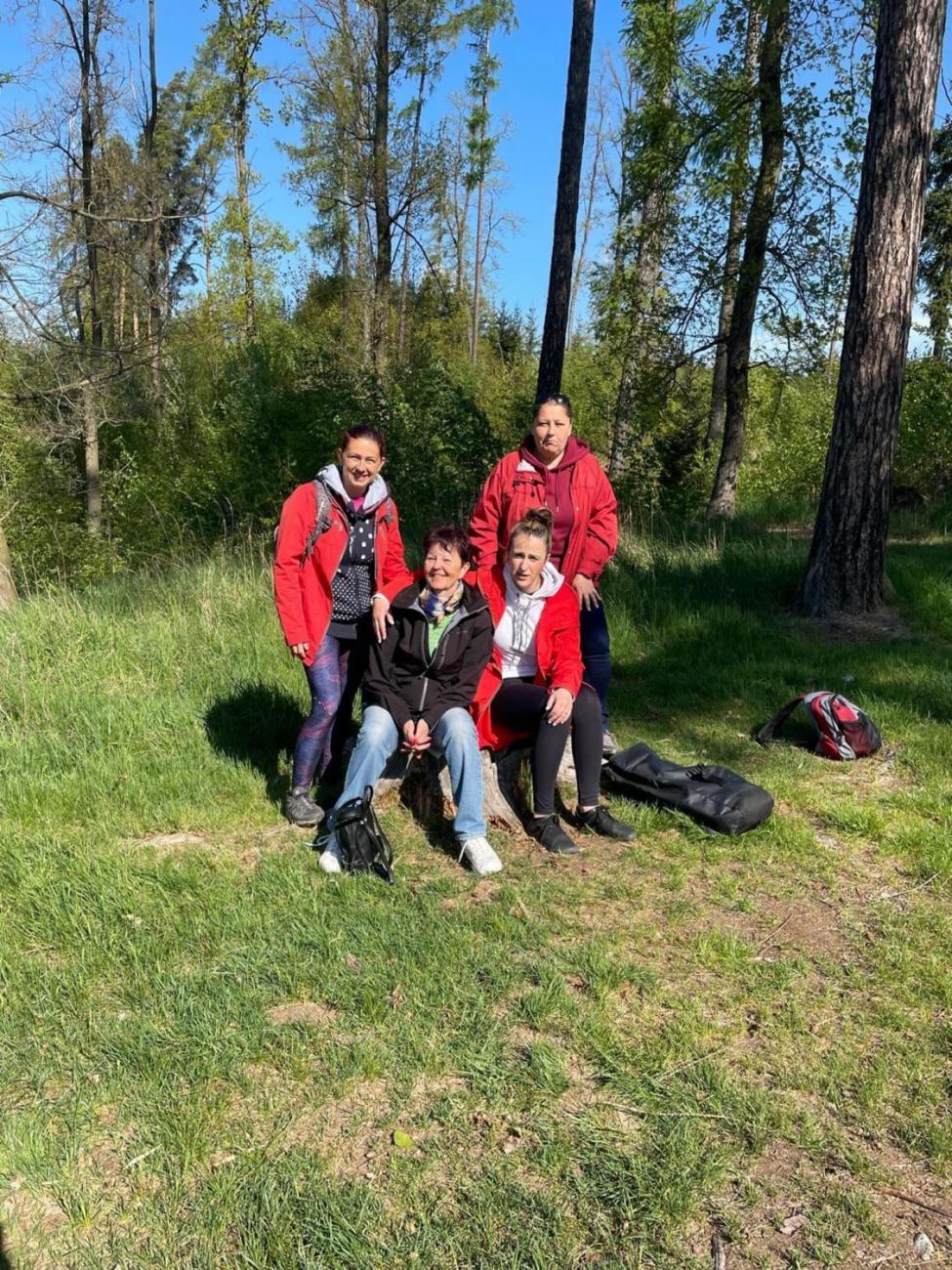 Jarní turistický den – výlet k rybníku Borovinka  1.B