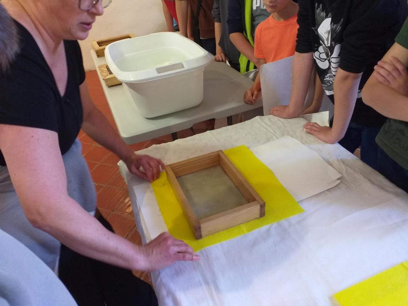 Muzeum výroba ručního papíru  5.C