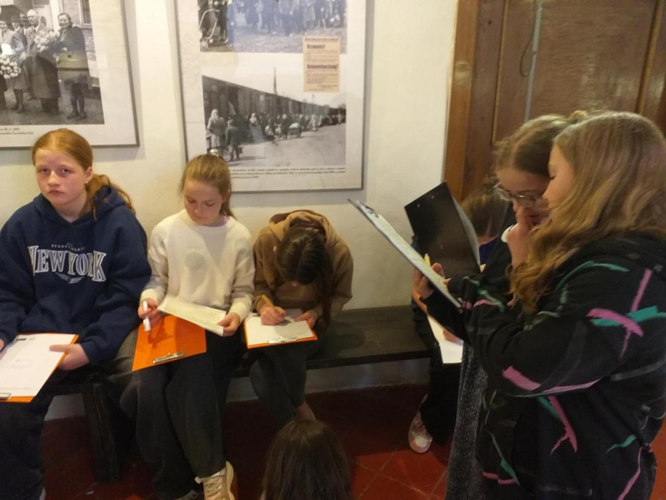 Muzeum výroba ručního papíru  5.C