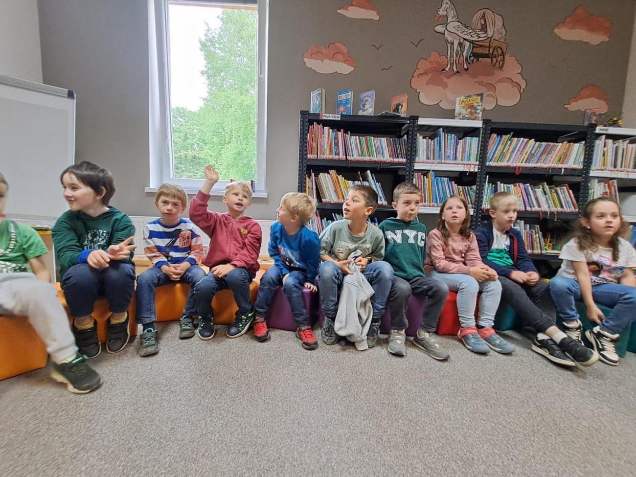 Prvňáčci z 1.C byli slavnostně pasováni na čtenáře