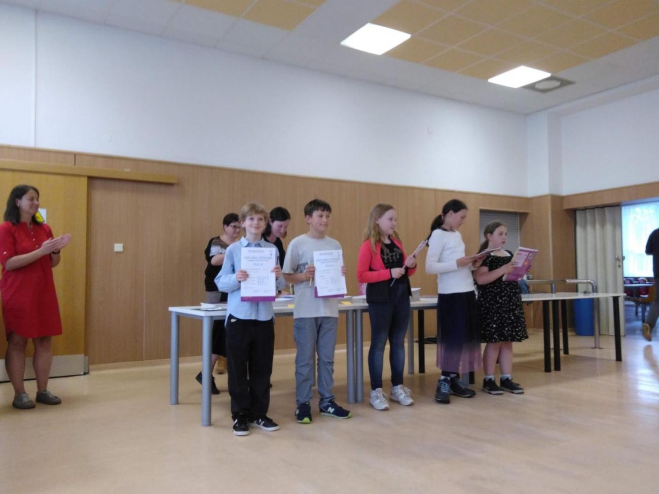 Slavnostní předávání certifikátů po složení jazykových zkoušek A1 Movers