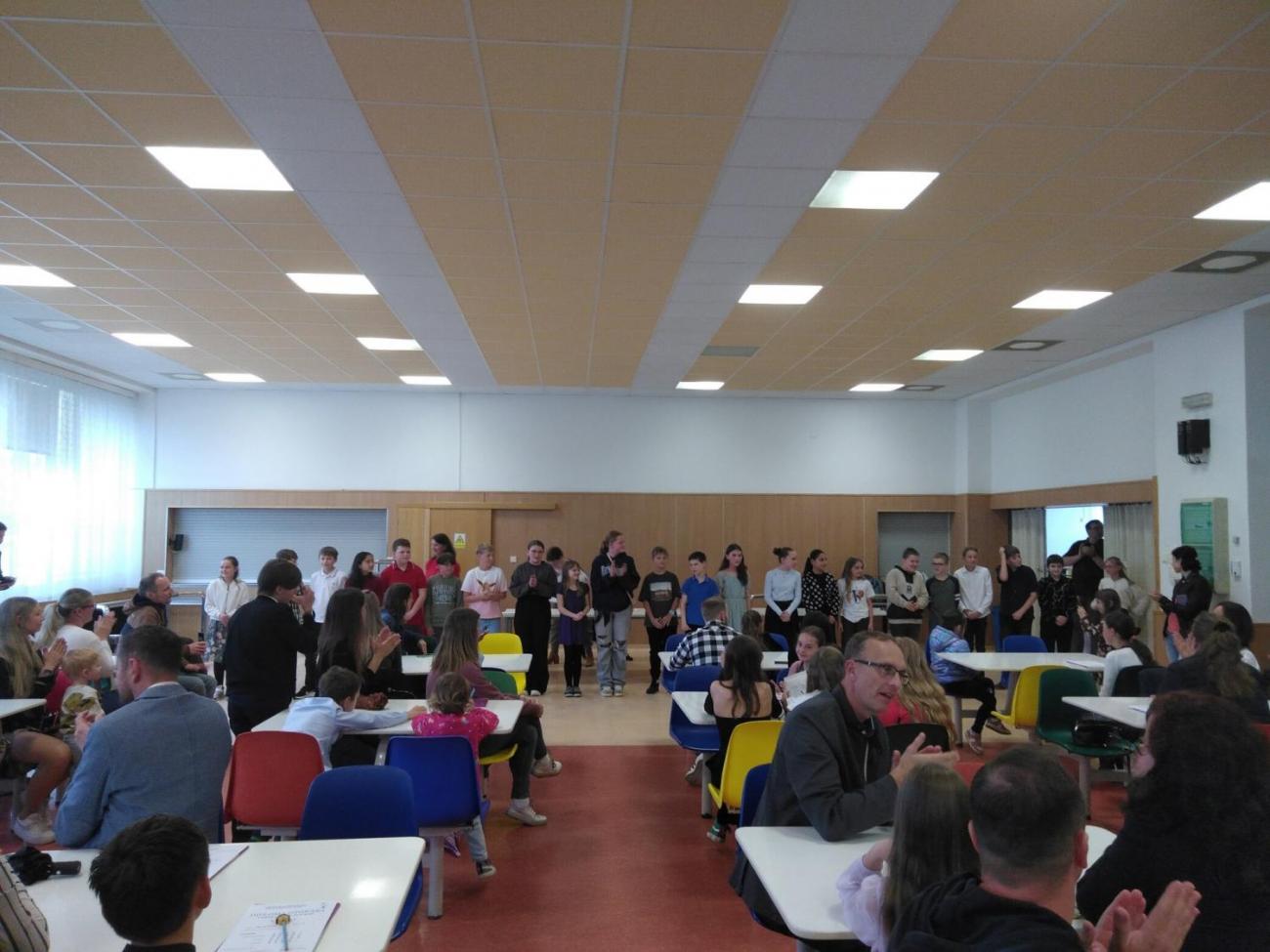 Slavnostní předávání certifikátů po složení jazykových zkoušek A1 Movers