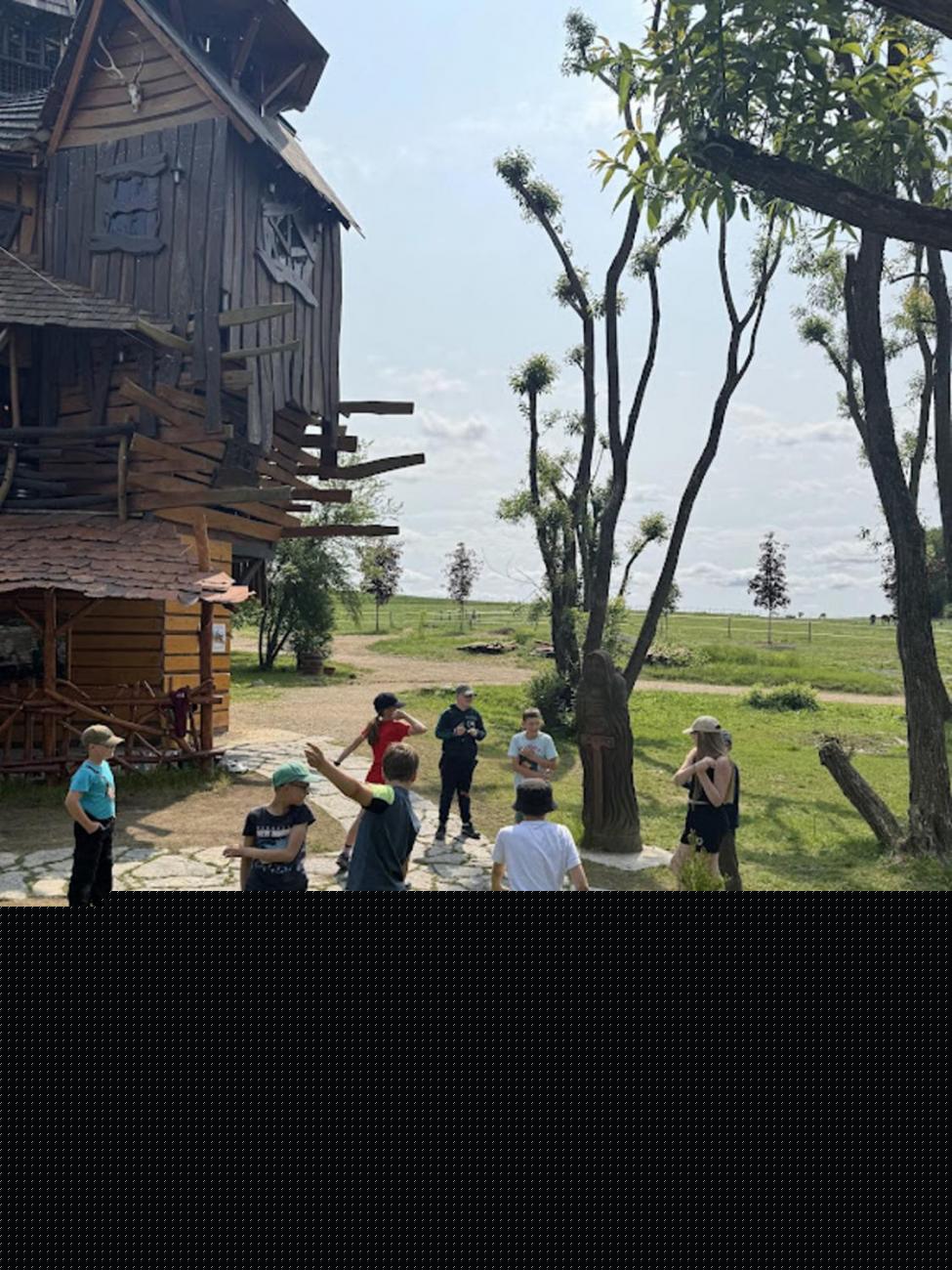 Školní výlet do outdoorového resortu Březová  5.A a 5.B