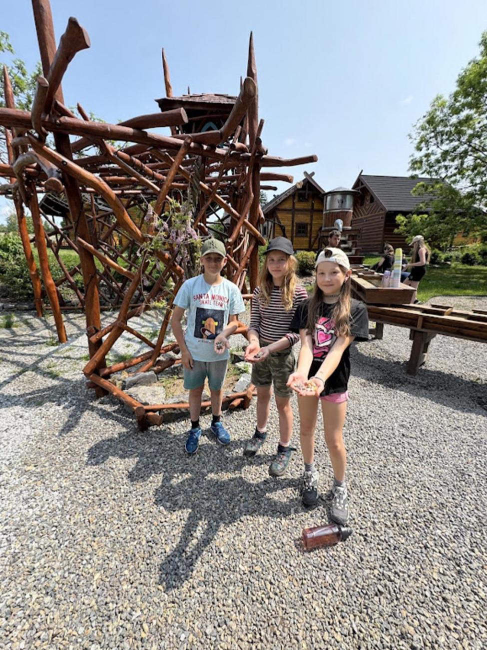 Školní výlet do outdoorového resortu Březová  5.A a 5.B