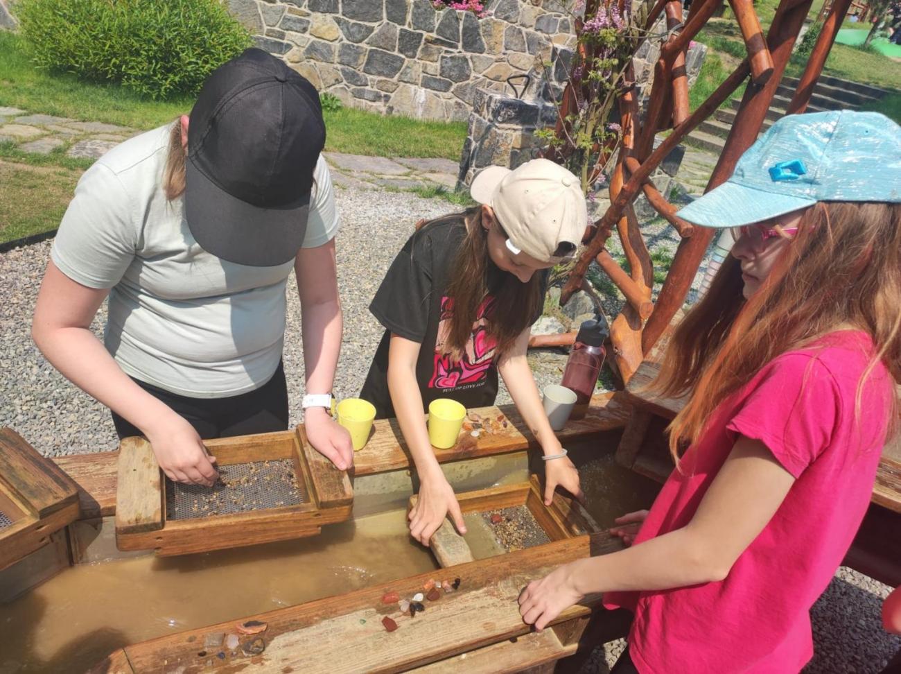 Školní výlet do outdoorového resortu Březová  5.A a 5.B