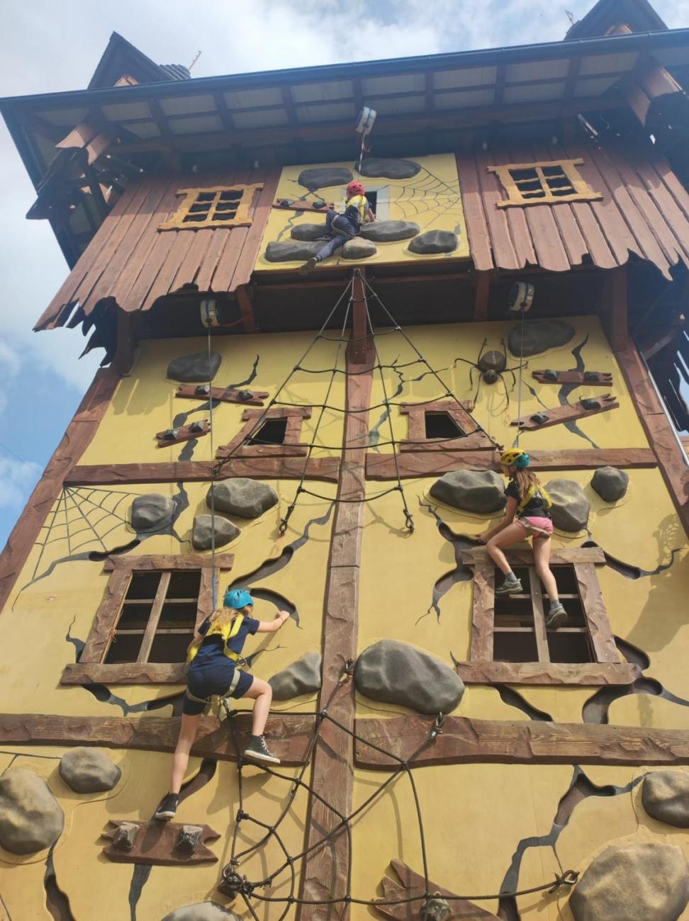 Školní výlet do outdoorového resortu Březová  5.A a 5.B