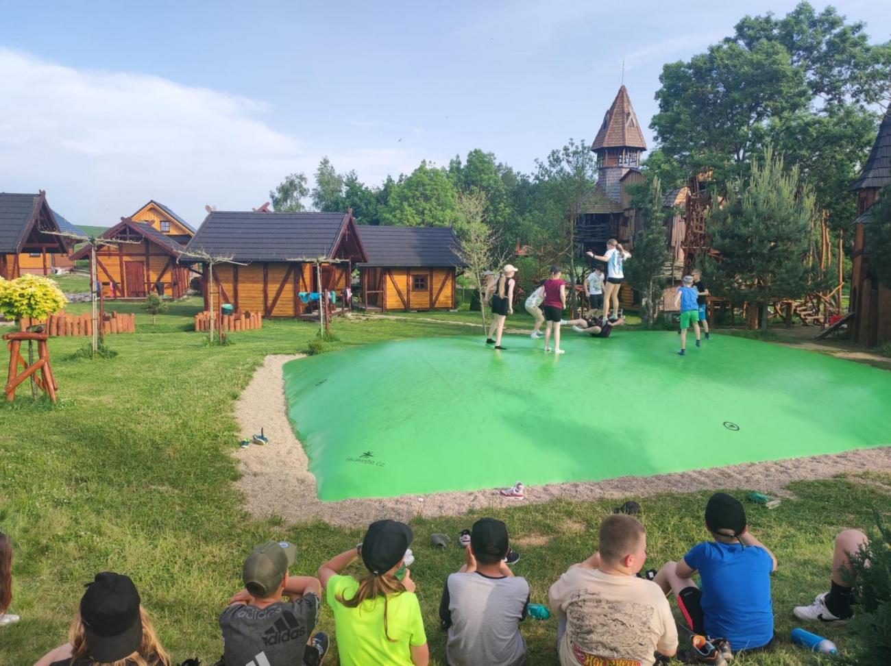 Školní výlet do outdoorového resortu Březová  5.A a 5.B