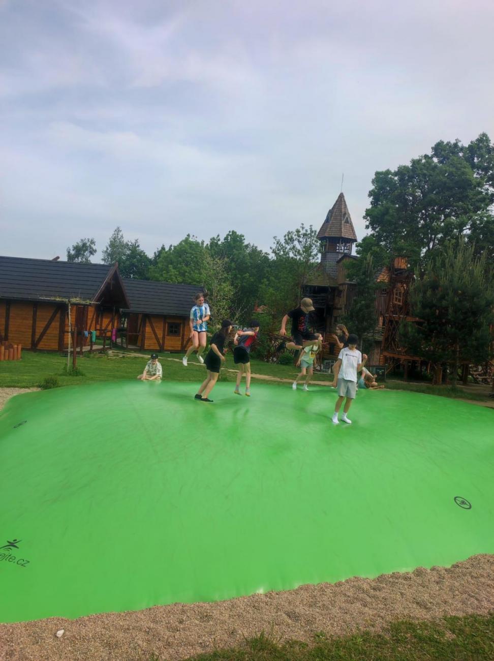 Školní výlet do outdoorového resortu Březová  5.A a 5.B