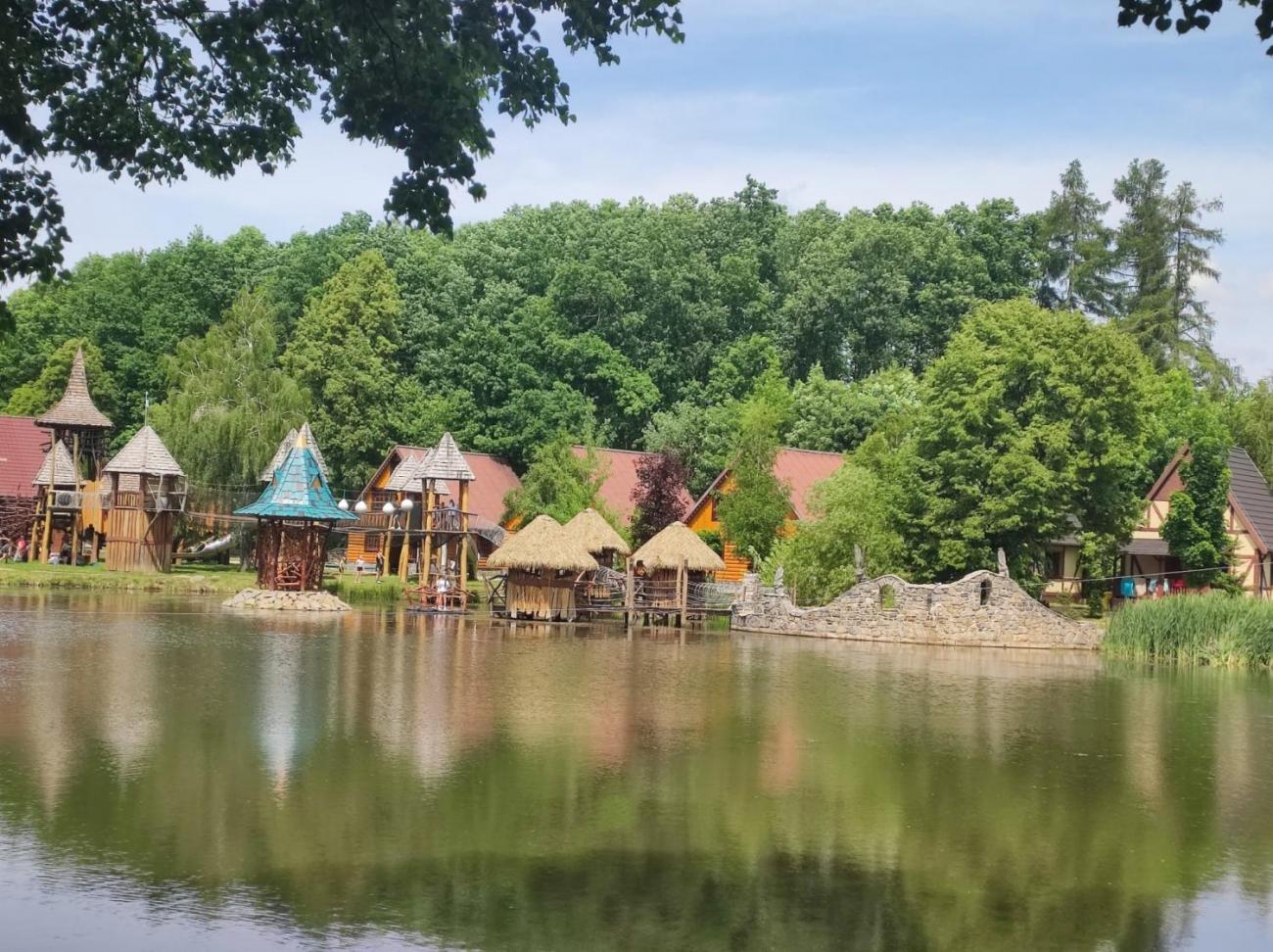 Školní výlet do outdoorového resortu Březová  5.A a 5.B