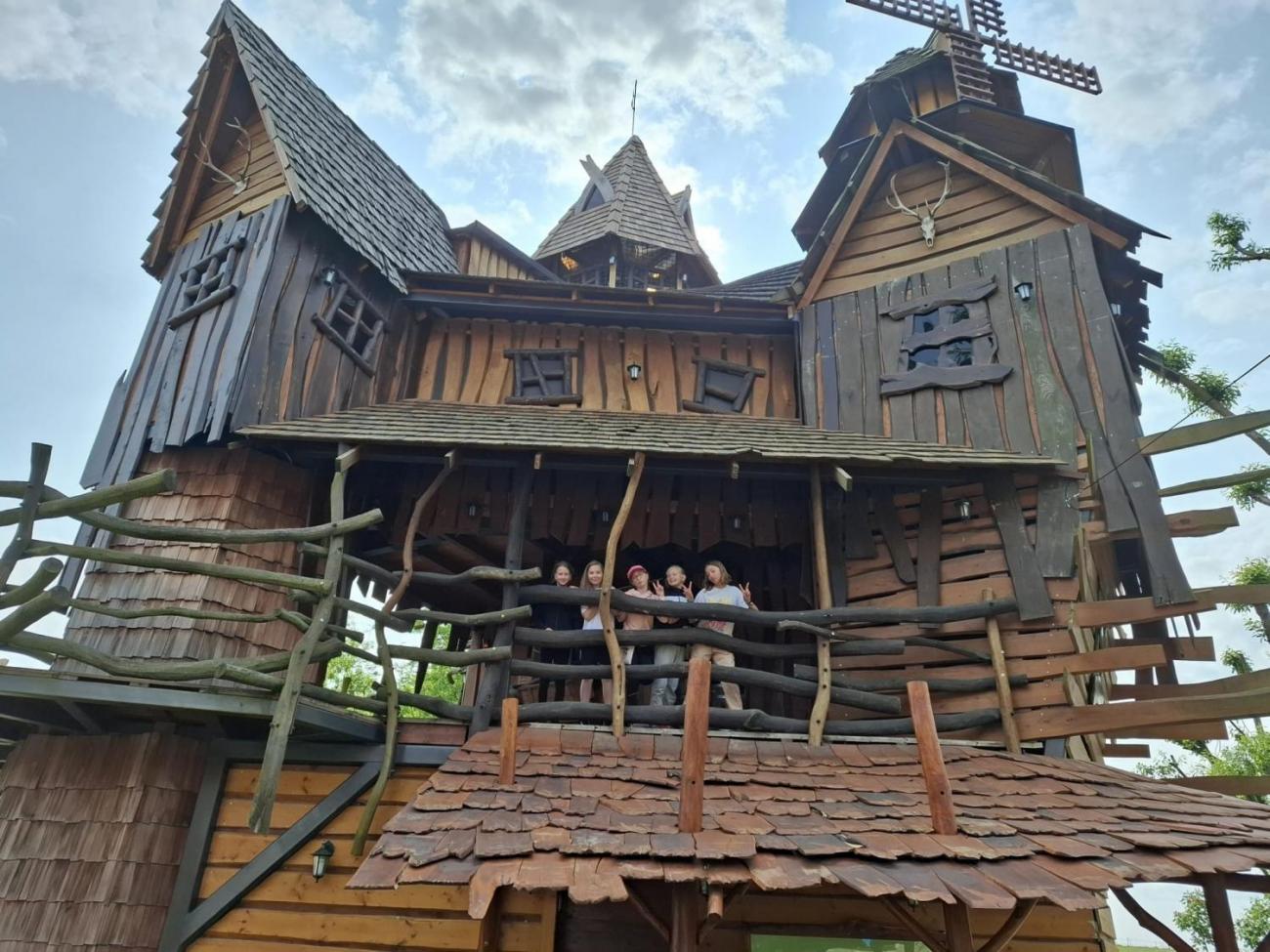 Školní výlet do outdoorového resortu Březová  5.A a 5.B