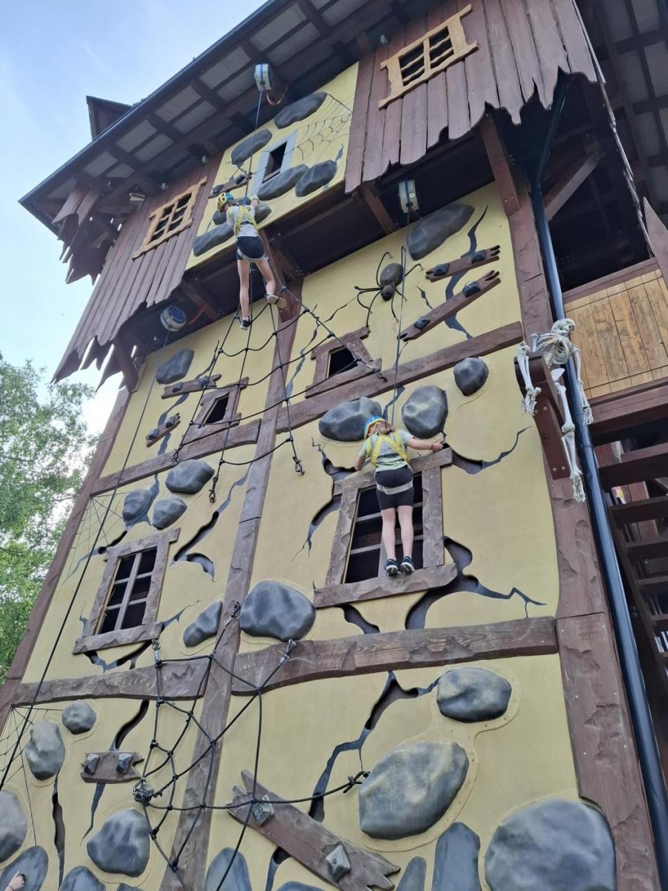 Školní výlet do outdoorového resortu Březová  5.A a 5.B