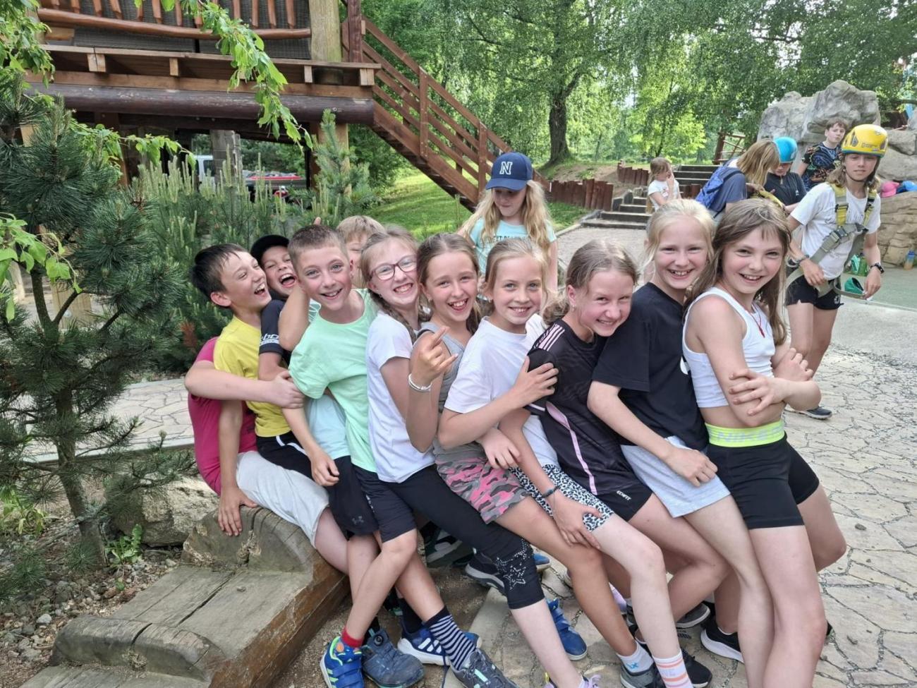 Školní výlet do outdoorového resortu Březová  5.A a 5.B