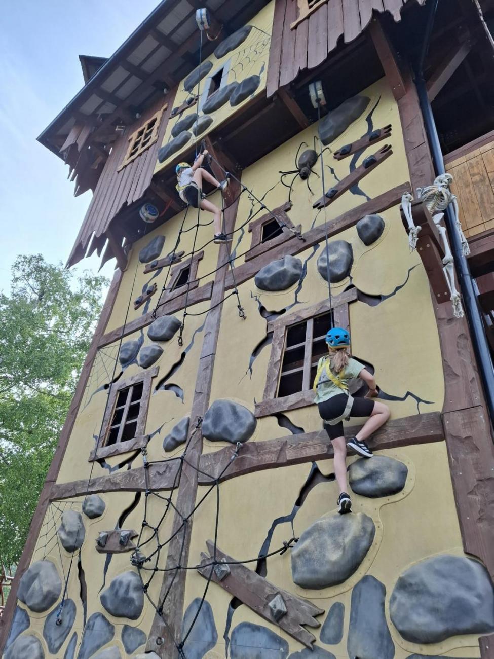 Školní výlet do outdoorového resortu Březová  5.A a 5.B