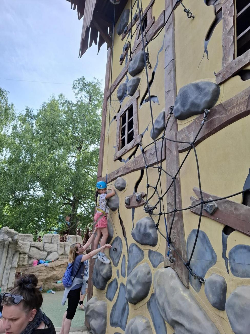 Školní výlet do outdoorového resortu Březová  5.A a 5.B