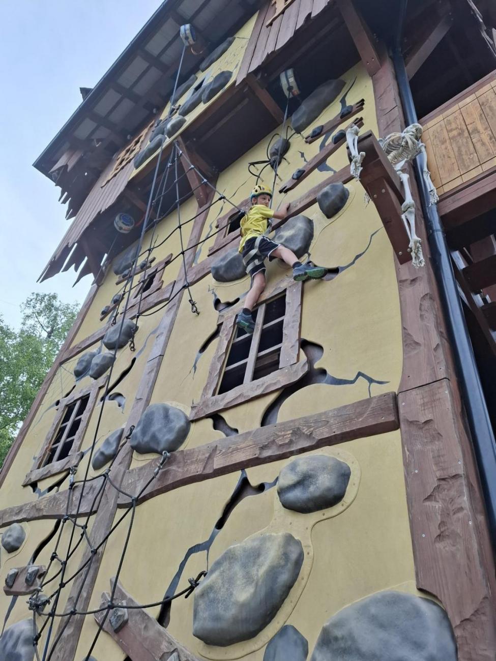 Školní výlet do outdoorového resortu Březová  5.A a 5.B