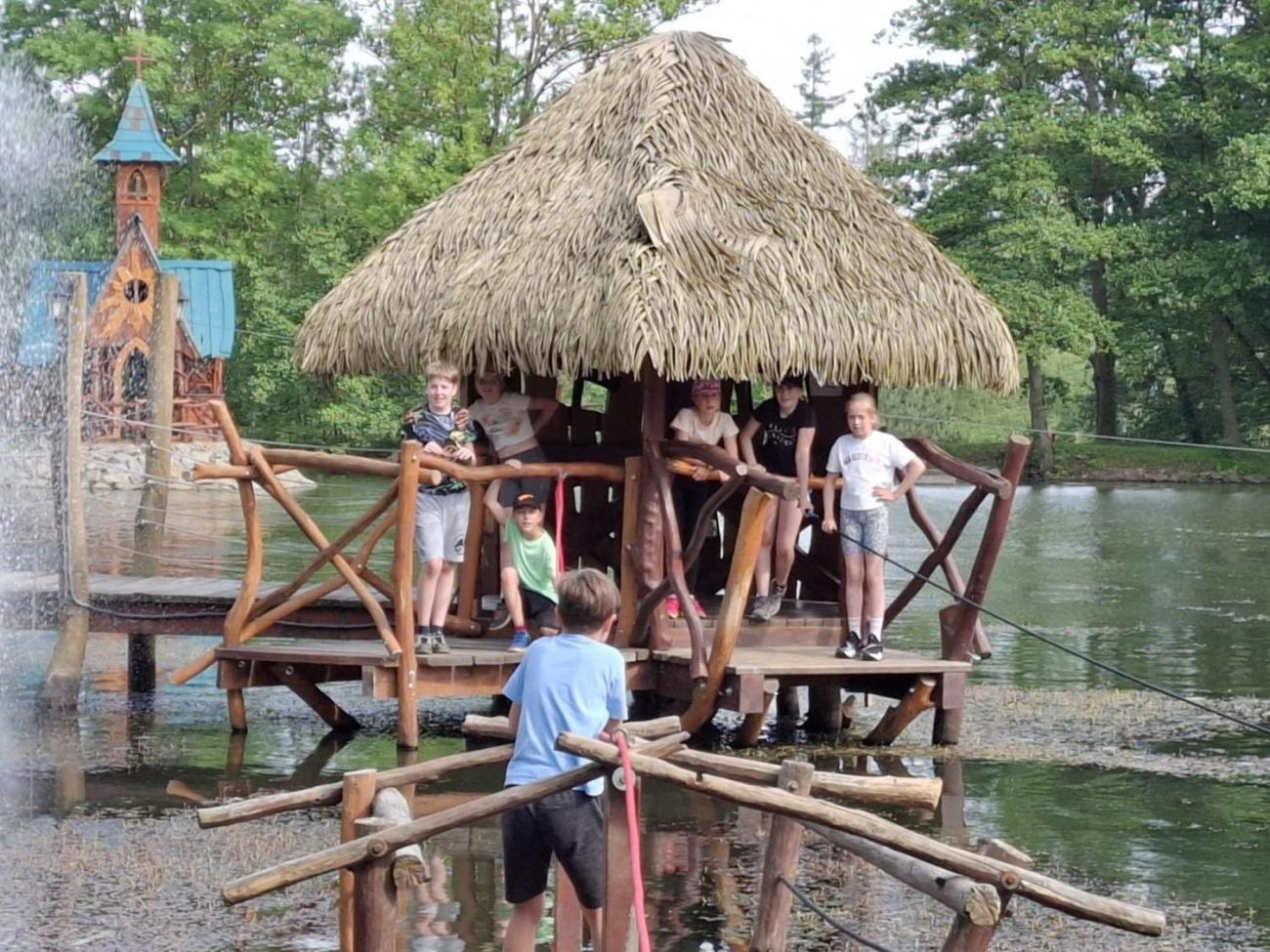 Školní výlet do outdoorového resortu Březová  5.A a 5.B