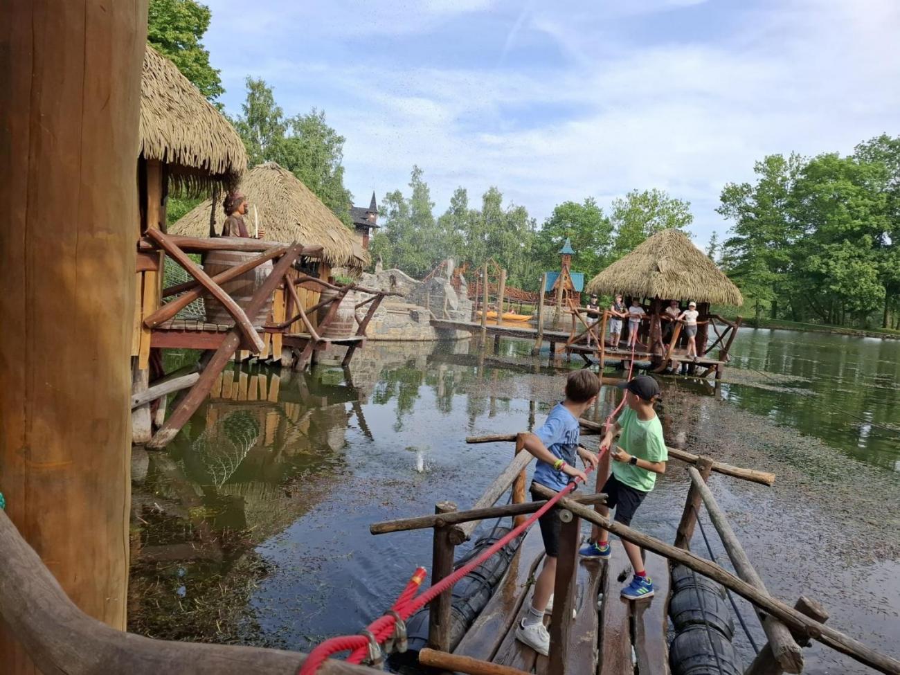 Školní výlet do outdoorového resortu Březová  5.A a 5.B