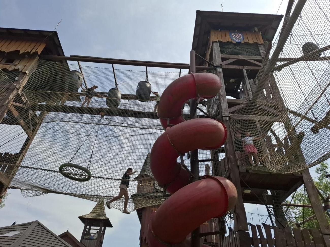 Školní výlet do outdoorového resortu Březová  5.A a 5.B