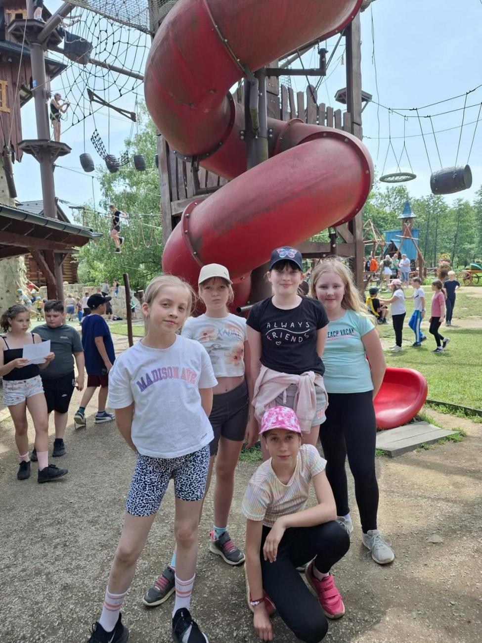 Školní výlet do outdoorového resortu Březová  5.A a 5.B