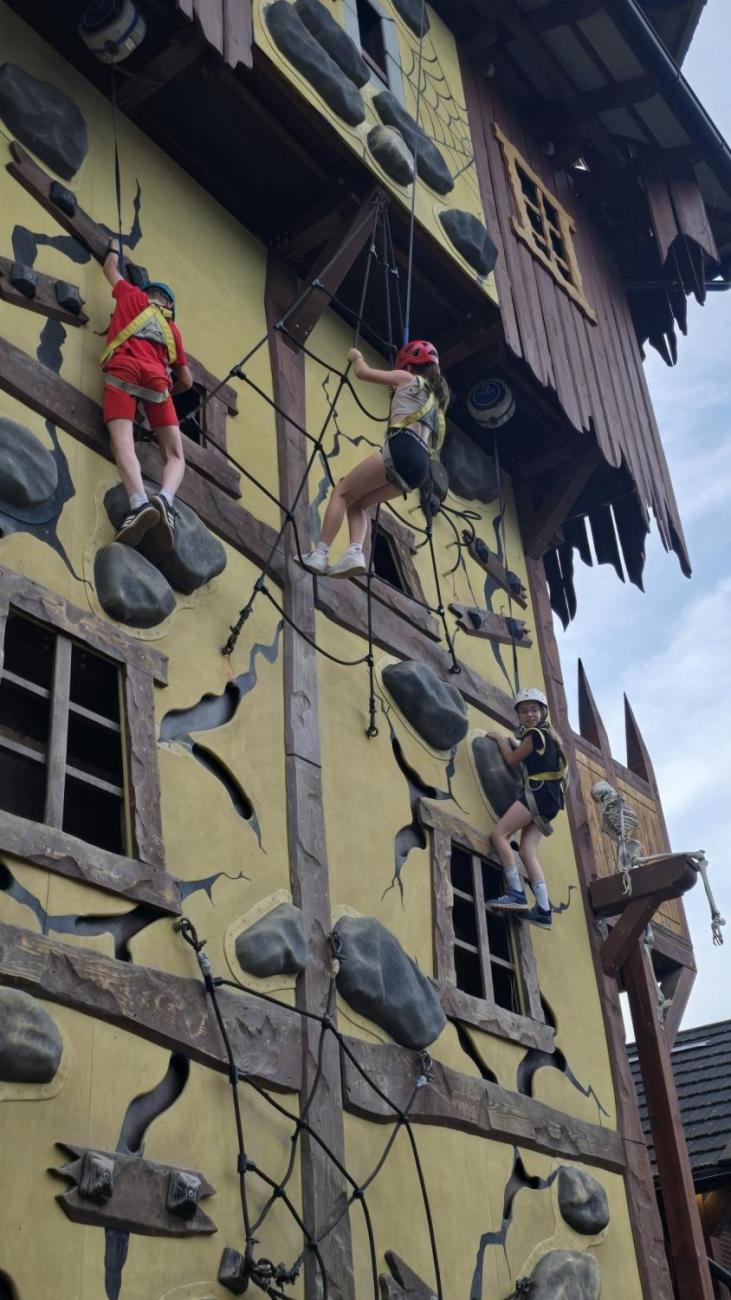 Outdoorové centrum Březová  5.C