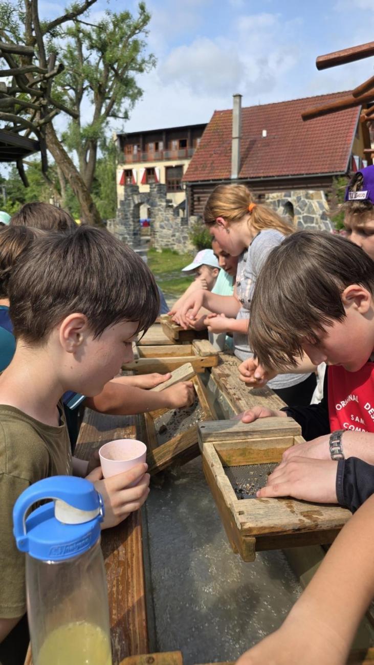 Outdoorové centrum Březová  5.C
