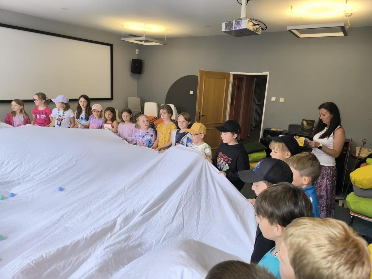 Až za velkou louží  2.A