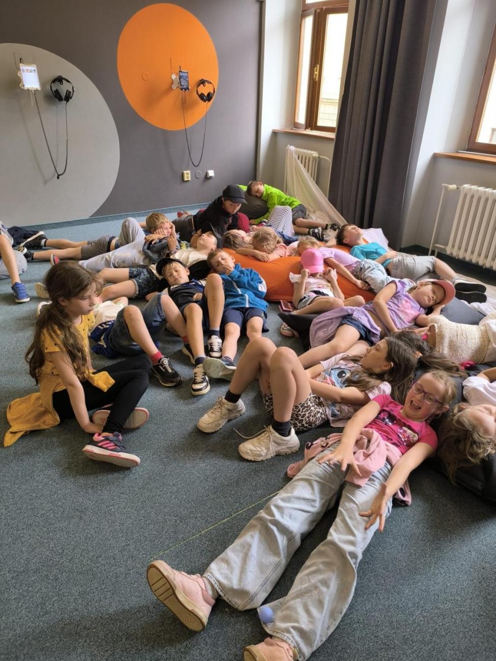 Až za velkou louží  2.A