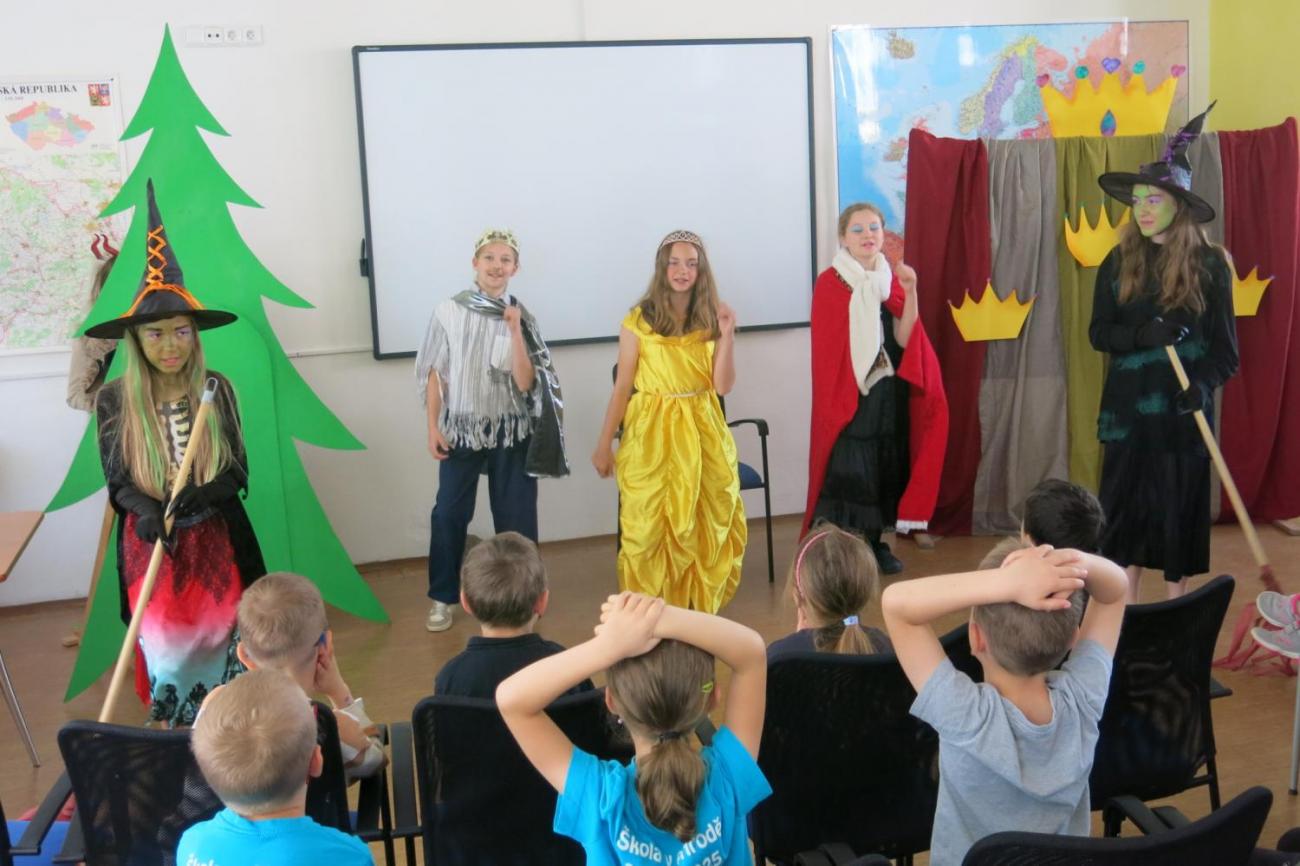 Divadelní představení "Dva tovaryši"