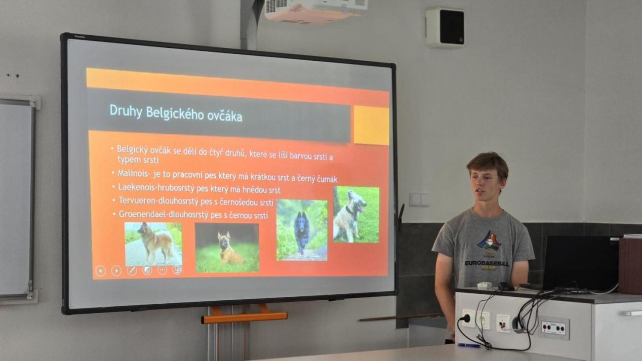 Deváťáci prezentují své ročníkové práce
