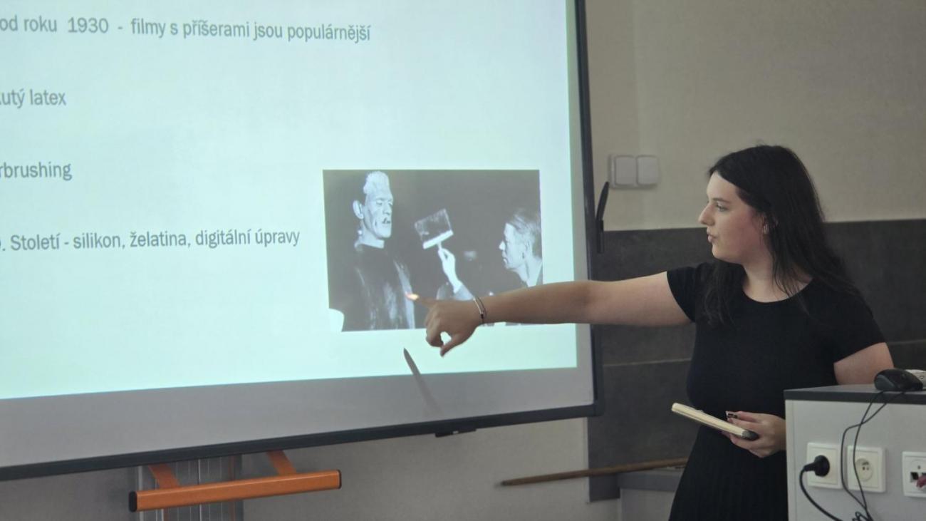 Deváťáci prezentují své ročníkové práce