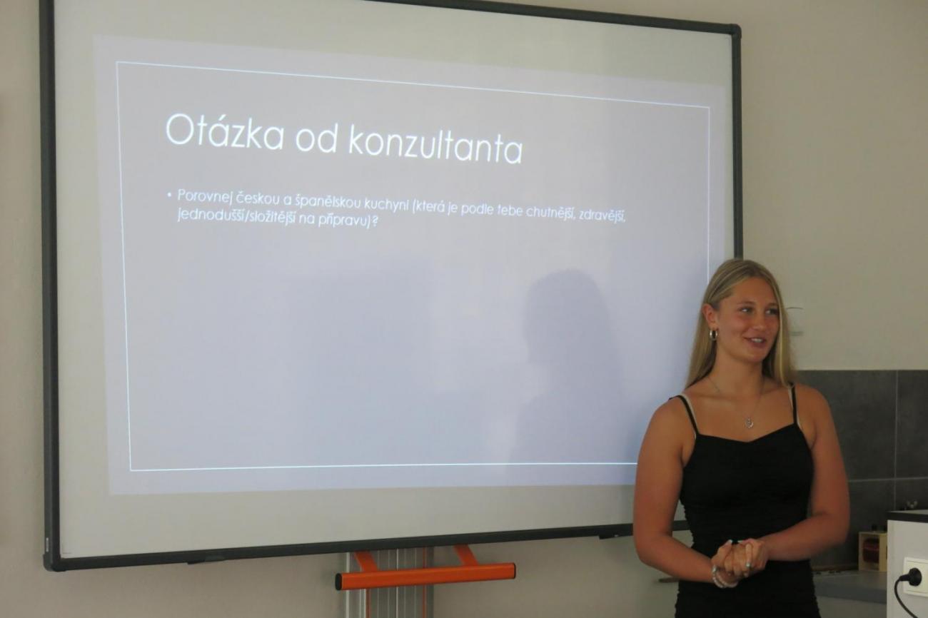 Deváťáci prezentují své ročníkové práce