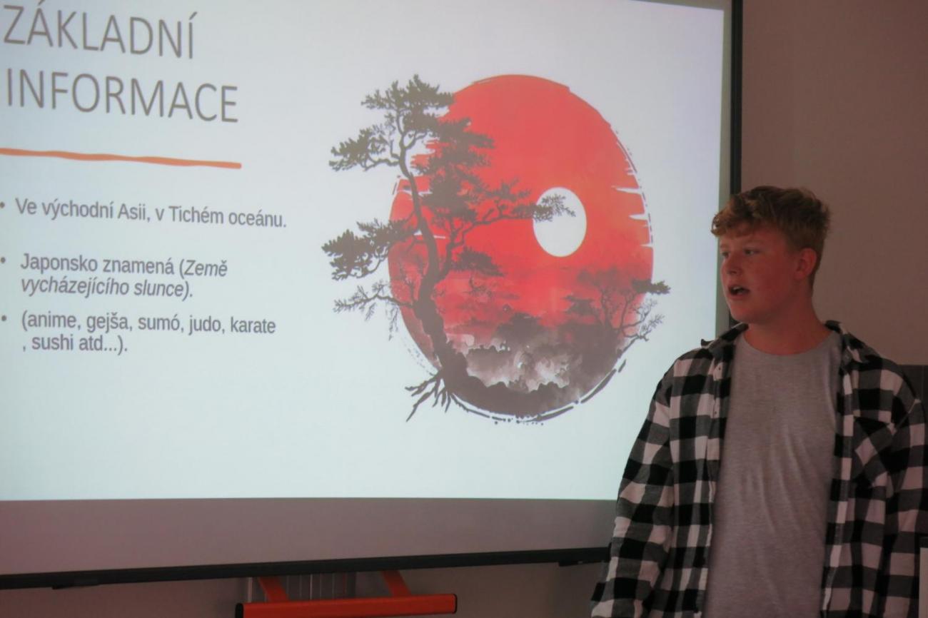 Deváťáci prezentují své ročníkové práce