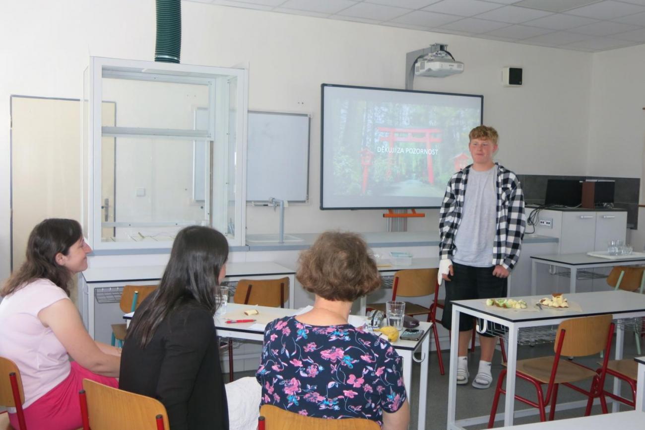 Deváťáci prezentují své ročníkové práce